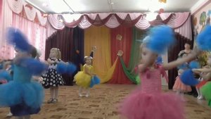 Танец: "Капельки - дождинки"