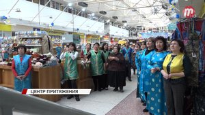 В Улан-Удэ на центральном рынке несколько сотен горожан отмечали Сагаалган