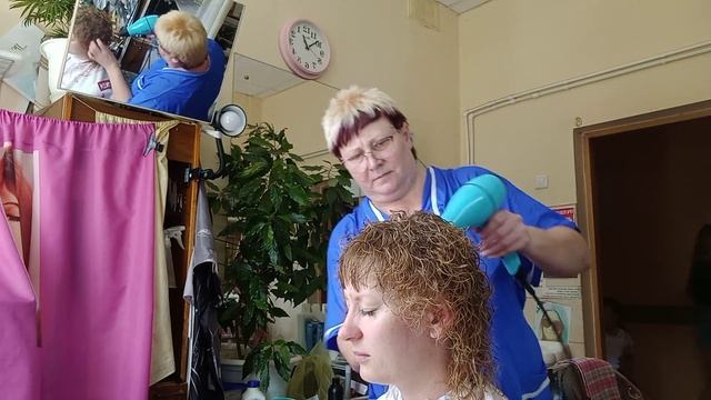 Стрижёмся после долговременной укладки. смотреть онлайн