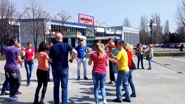 7 апреля 2018 - флешмоб руэда де касино Кривой Рог (Импульс, сальса) смотреть онлайн