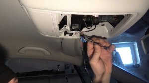 Установка видеорегистратора через плафон на volkswagen (чистим плафоны))