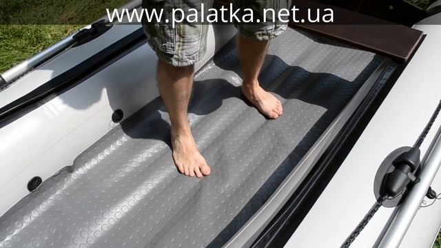 Днище лодки НДНД, как прогибается под весом человека. смотреть онлайн