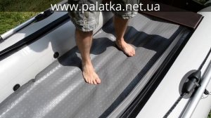 Днище лодки НДНД, как прогибается под весом человека.