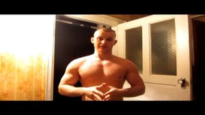 Как накачать мышцы спины в домашних условиях
