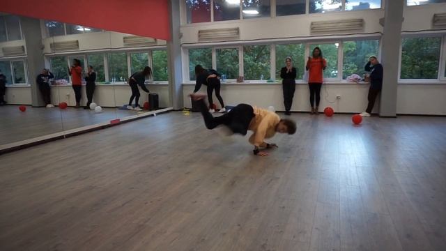 Нуждин Максим Брейк-Данс Cherry Dance смотреть онлайн