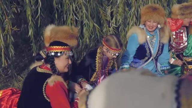 Башкирская песня  Башкирский кумыс  -  ансамбль Ак тирмэ  (музыка З.Исмагилова, Слова К.Даяна)