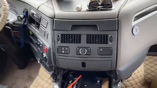 Обзор кабины DAF XF 106 как дома смотреть онлайн