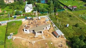 Заливка монолитной плиты перекрытия частного загородного дома с плоской крышей в стиле Хай тек