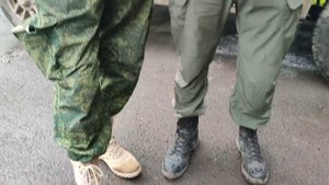 Никита Джигурда подарил командиру 95-го ОСП ВС РФ Сиду УАЗ "Патриот", который сам же и пригнал.