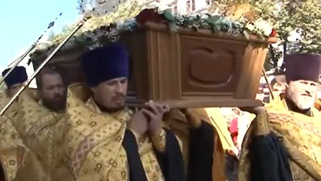 В Белгороде состоялся Крестный ход с мощами святителя Иоасафа смотреть онлайн