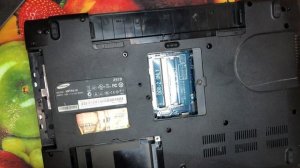 SAMSUNG NP-R519-JS01RU. Разбор и UPGRADE (как можно прокачать)