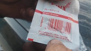 Замена передних тормозных колодок и направляющих на Mercedes w124 3.2.