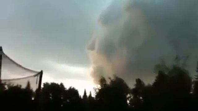 Туча с лицом человека смотреть онлайн