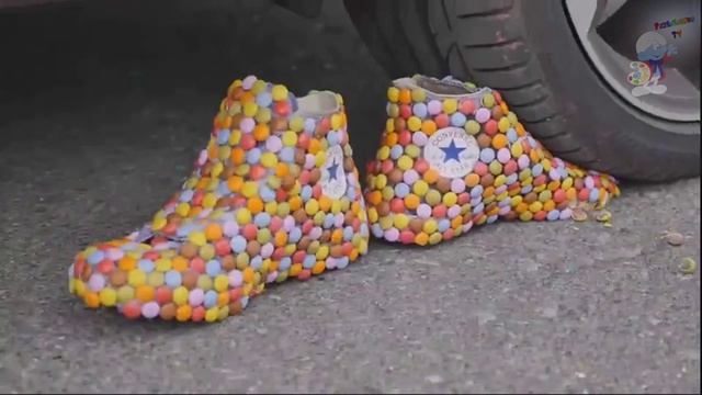 Разноцветный Челлендж - Машина уничтожает разные предметы смотреть онлайн