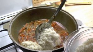 Плов с говяжьей тушёнкой | Не сиротский, а реально очень вкусный! Приготовление заняло 1 час.