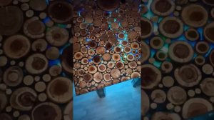 Стол из спилов и эпоксидки.