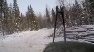 Первый рейс после ремонта на Урале лесовозе.