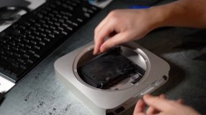 Mac mini (Late 2014) Установка SSD. Разбор и замена термопасты.