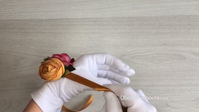 Видео обзор - браслет из цветов на руку "Золотая Камелия" смотреть онлайн