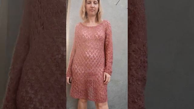 Ажурное платье из мохера спицами