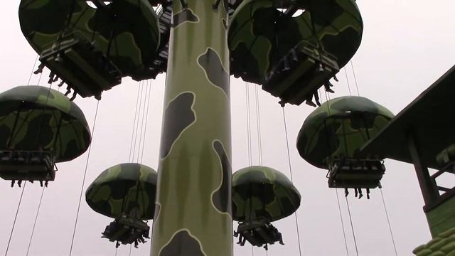 Аттракцион "прыжок с парашютом" в Диснейленде Париж в парке Студия Уолта Диснея смотреть онлайн