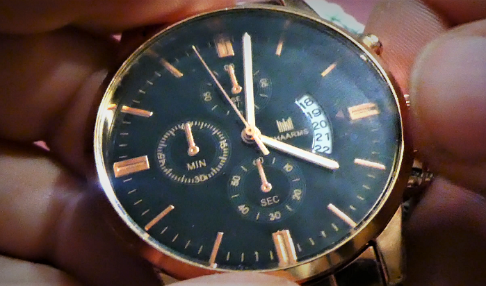 Недорогие мужские часы из Китая с Алиэкспресс - Relogio Masculino, стоимость около 300 рублей.