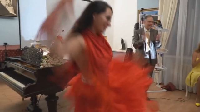 "Испанский танец" исполняют Елена Дружнова и Павел Тулаев смотреть онлайн