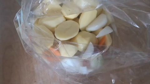 Это очень вкусно! Картошка в рукаве с курицей и овощами #оченьвкусно #овощныеблюда #картофельсмясом