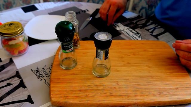 Мельница для приправ, разборка и сборка. смотреть онлайн