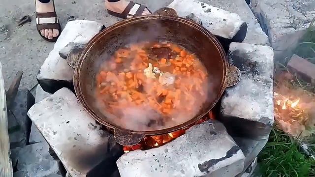 Узбекский плов в Казане на костре смотреть онлайн
