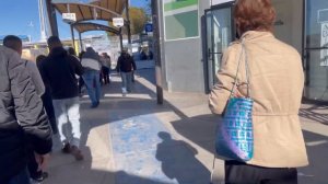 Тихуана.Попытка пройти пешком нас развернули на пешем пункте пропуска.Полиция поймала бездомного.