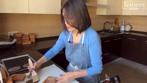 Резная деревянная форма для выпечки домашних пряников Мамина брошь. Сделано в мастерской Текстурра.