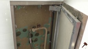 КАК СПРЯТАТЬ трубы в ванной под плитку Люк под плитку Невидимка