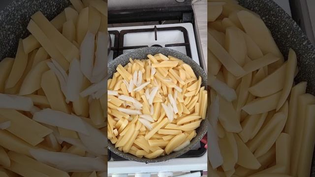 Жареная картошка на сковороде