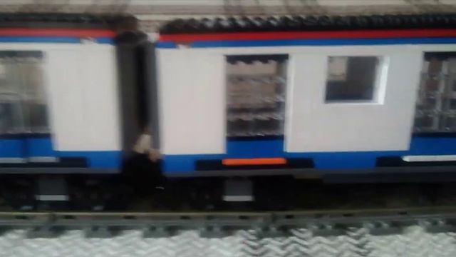 LEGO Метропоезд Москва 81-765/766/767 смотреть онлайн