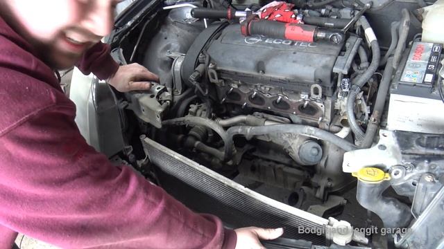 Vauxhall/Opel Astra Part 2 Head Gasket/Timming Belt/Radiator/Service & More Bodgit And Leggit Garag смотреть онлайн