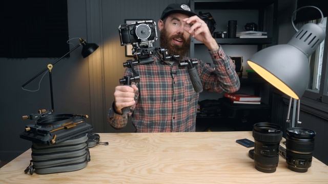 What's In My Camera Bag? — Filmmaking / YouTube Edition смотреть онлайн