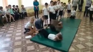 Я сдаю ГТО в школе. Пресс