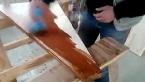 Покраска лестницы. Первая тонировка. Ролик первый.