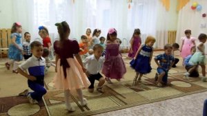 "Топни, ножка моя". Общий танец в средней группе