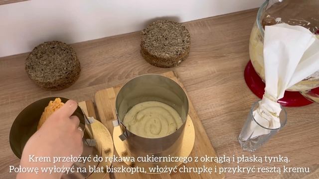 Tort oreo: biszkopt oreo, tynk oreo, krem patissiere, namelaka borówka-granat