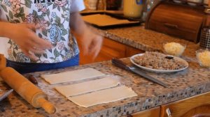 Слойки с индейкой и курицей/слоеные пирожки
