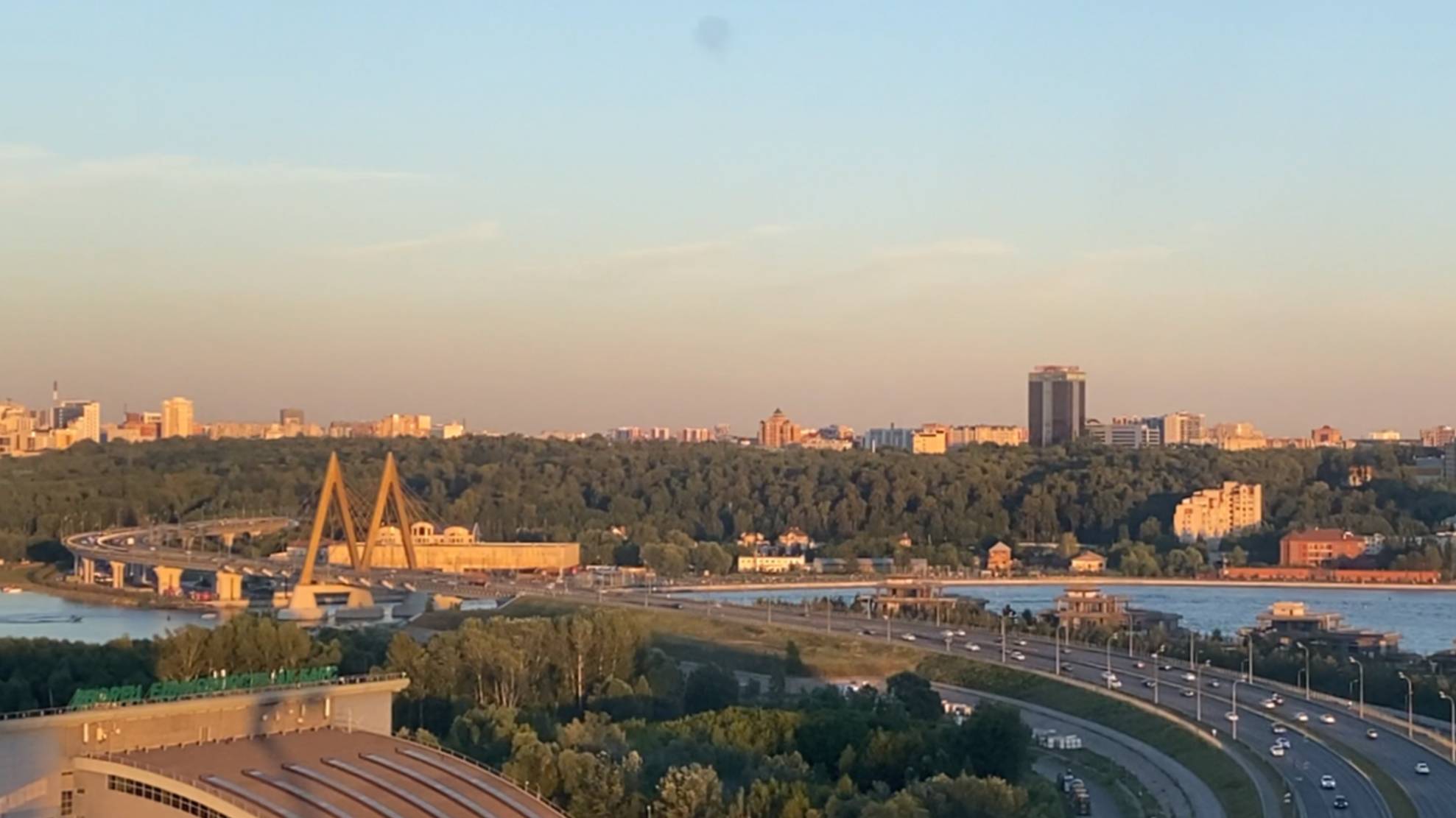 На колесе обозрения "Вокруг света", Казань, 30 июня 2024 г. смотреть онлайн