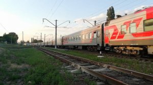 "Подмигнул!". Электровоз ЭП1М-493 с поездом №231/232 Москва - Ейск.