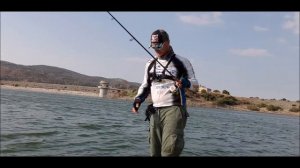 Ловим КРУПНОГО басса на спиннербейт и чаттербейт. Рыбалка на кипре. Сезон 2019.