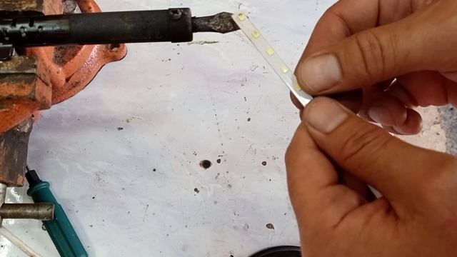 Как легко и просто выпаять и припять СМД светодиоды смотреть онлайн