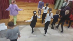 Театральное занятие с детьми 7-10 лет. " Игра "Пианино" Разучивание слов к спектаклю .
