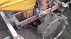 Посадка картофеля на минитракторе из мотоблока.