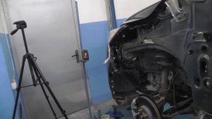 Ford Escape. Вытяжка передней стойки. Регулировка дверей.