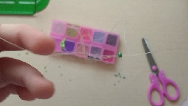 зделала кольцо из бисера для мамы/бисер/ смотреть онлайн